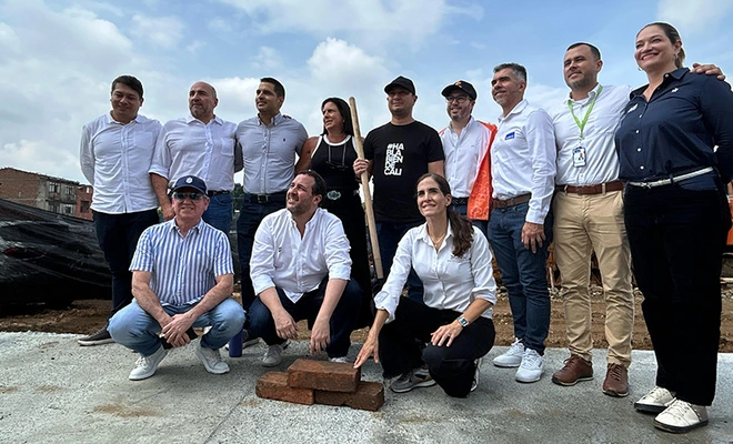 Primera piedra del proyecto de vivienda de renovación urbana ‘Ágora’, un  hito que destaca la recuperación del centro de Cali