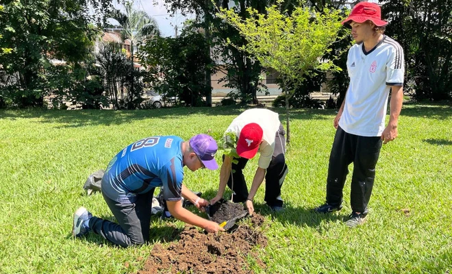 Cali conmemoró el ‘Día Mundial del Árbol’ con jornada de siembra responsable en la Comuna 15