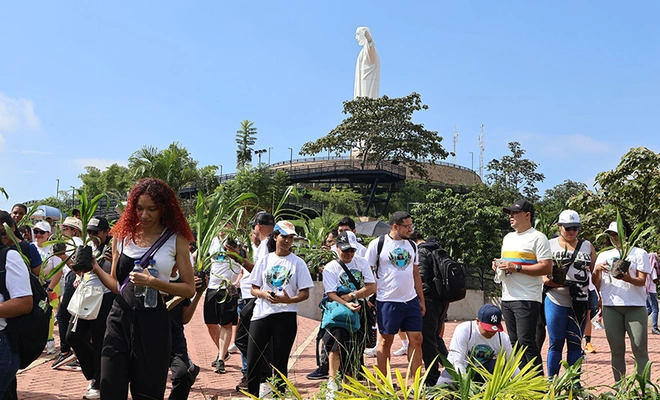 Estudiantes fortalecieron la barrera corta fuego de Cristo Rey: se  sembraron 200 plantas piro-resistentes
