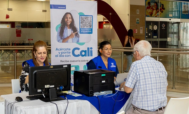 Caleños destacan la eficiencia de las jornadas móviles de Hacienda en puntos clave de la ciudad