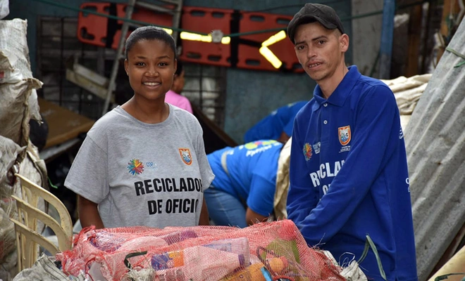 Con apoyo de Zúrich, Cali lanza estrategia para que 600 mil ciudadanos  separen correctamente sus residuos