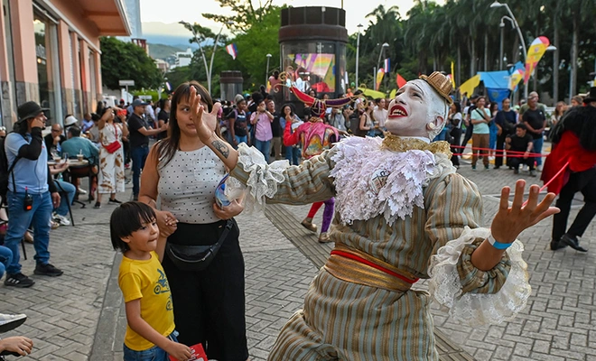 ¡Cali celebra una década de teatro! El FITCali 2025 enciende la capital del Valle