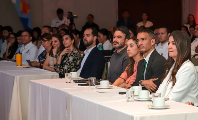 Gremios de la región destacan inversión por  $150.000 millones para recuperar la malla vial de Cali en 2025