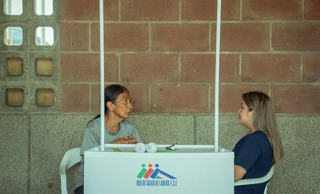 Más de 2700 personas se han atendido en las jornadas de En-torno a tu salud mental con la estrategia del ‘Stand de escucha’
