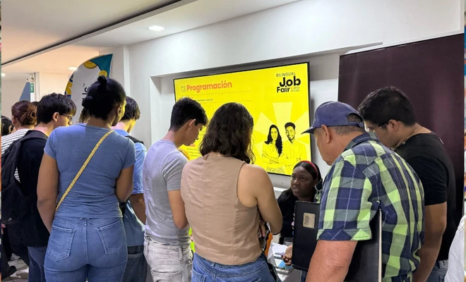 Más de 400 caleños accedieron a vacantes y talleres en la Bilingual Job Fair 2025