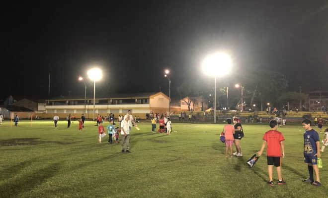 Polideportivo San Juan Bautista luce nuevo alumbrado público para disfrute de los caleños