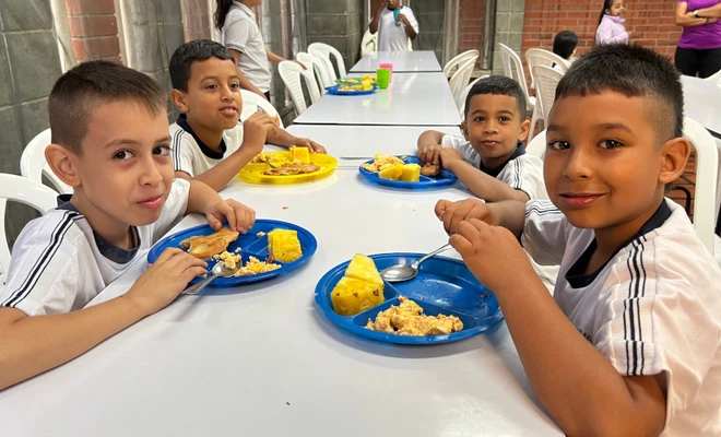 ¡Pa’ que Veás! En Cali se garantiza la alimentación escolar para más de 140.000 estudiantes en 2025