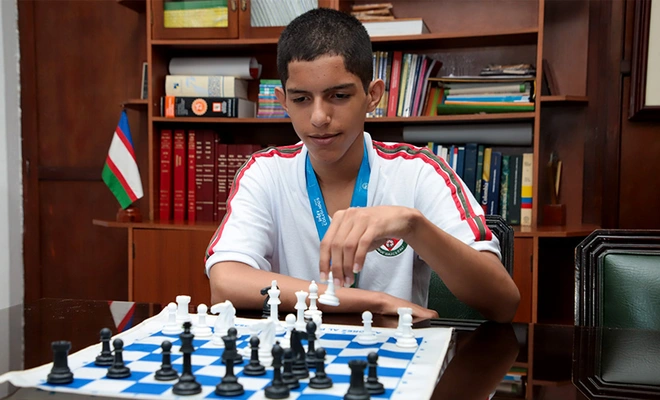 Jorge Iván Chaparro se coronó como ‘rey del ajedrez’ en los ‘Juegos  Intercolegiados Cali 2025’