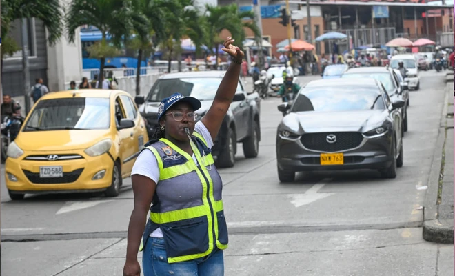 Más de 15 reguladores viales reforzarán la labor de los agentes de tránsito en Santiago de Cali