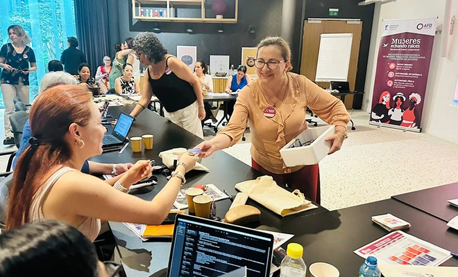 Francia apoya las apuestas sociales de la Alcaldía de Cali en beneficio  de mujeres migrantes