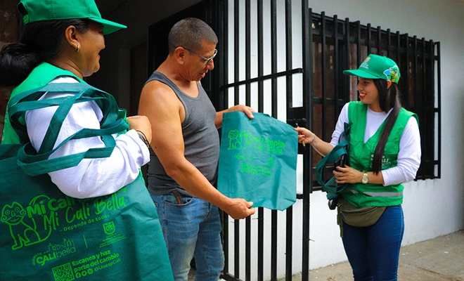 Cali lanza jornadas piloto para recolección de residuos voluminosos en las comunas 11 y 15