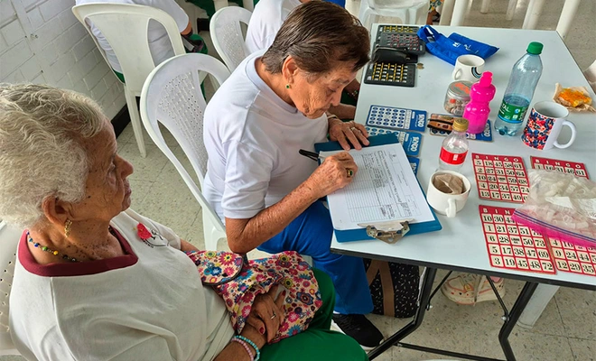 Con experiencia y compromiso: grupos de adultos mayores comprenden la actualización catastral