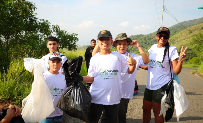 La UAESP lidera plogging por los 489 años de Cali: deporte y recolección de residuos