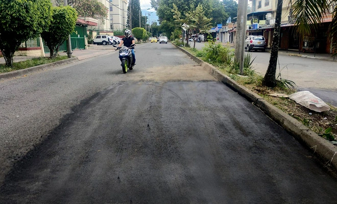 ¡Adiós a los huecos! La carrera 1D con calle 56 ya tiene nueva cara