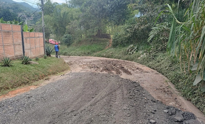 Comunidad celebra la intervención de  la Alcaldía de Cali en el corredor de Anchicaya.