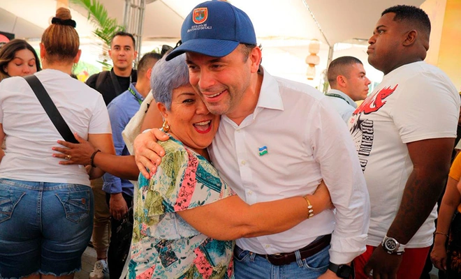 “El Petronio es de todos”: alcalde Alejandro Eder disfrutó con los caleños el festival cultural más importante del Pacífico