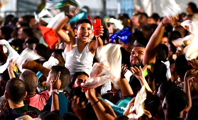 La cultura que une: miles de personas vibraron con la música del Pacífico en la tercera noche de concurso del Petronio Álvarez
