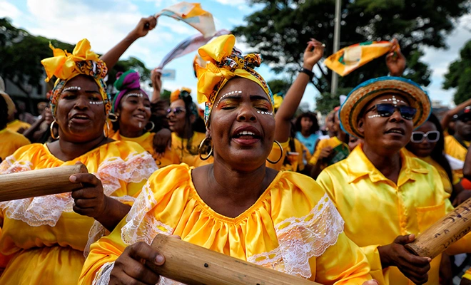 Las tradiciones del Pacífico llenaron de alegría y cultura las calles de Cali