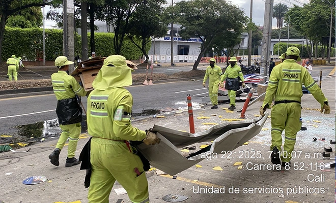 Tras atentado en la Base Aérea, labores de limpieza se extienden por más de ocho horas bajo directriz del alcalde Alejandro Eder