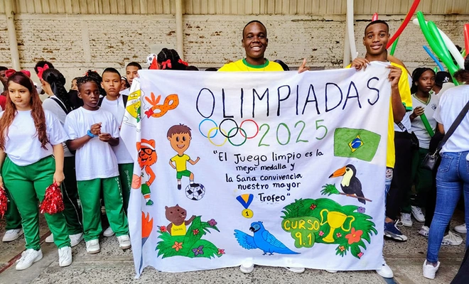 La Institución Educativa Santa Rosa dio inicio a sus Olimpiadas con una gran caminata de integración