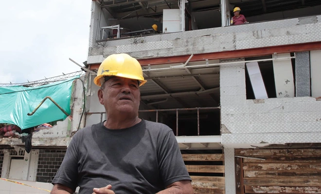 De los escombros a la resiliencia: conozca la historia de Miguel Rodríguez y el hotel Barceló, afectado por el atentado del 21 de agosto