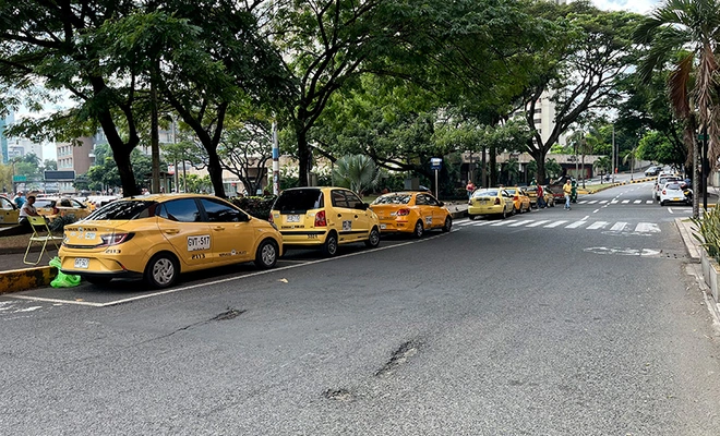 Movilidad estableció 74 pistas para el abordaje de taxis en Cali