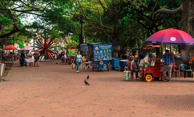 Alcaldía abre convocatoria para solicitud de permisos temporales de venta en espacio público durante la ‘Feria de Cali’ y el ‘Alumbrado Navideño’