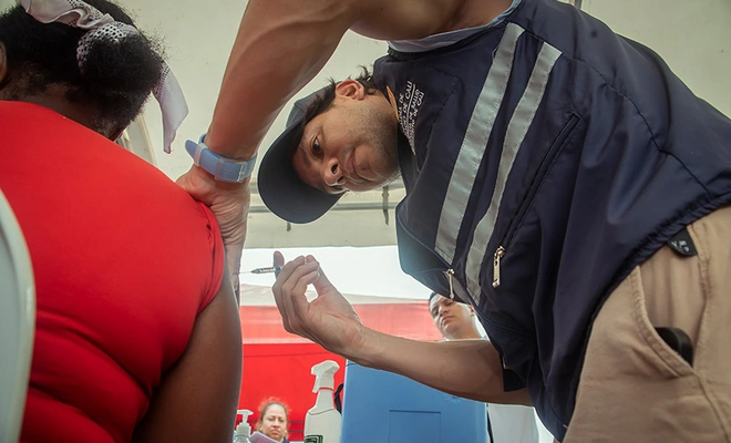 Aplícate la dosis que refuerza tu protección contra el covid en las IPS habilitadas