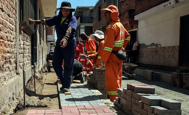 Las vías en adoquín construidas por la Alcaldía Eder ya transforman las historias de vida de los vecinos de Marroquín II