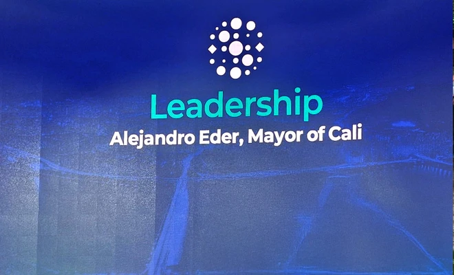 Alcalde Alejandro Eder recibe el ‘Premio de Liderazgo’ en el ‘Seoul Smart City Prize 2025’