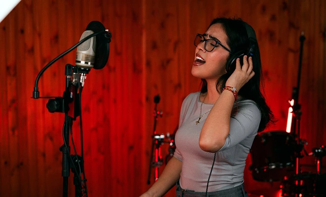 Laura Bedoya, Catalina Ruiz y Danna Bastidas: las voces de los Cristales que llegaron a Estudios Takeshima