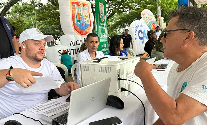 Hacienda atendió a los veteranos de la Fuerza Pública en la Feria de Servicios ‘Volvamos a Mi Cali Bella’