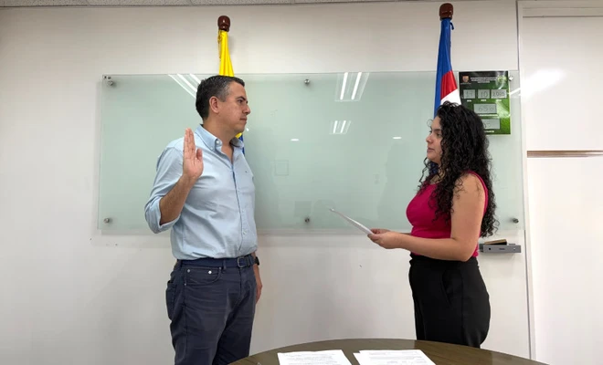 Cali fortalece su gestión educativa con el nombramiento de César Augusto López como Subsecretario Administrativo y Financiero