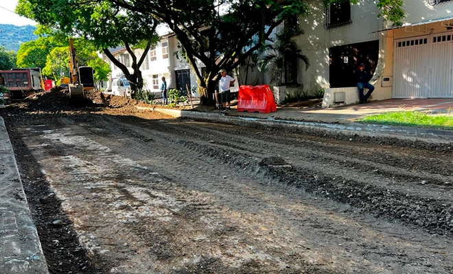 Sanando heridas del abandono en la Comuna 2: así avanza la Alcaldía Eder en el cumplimiento de acciones judiciales de sus vías