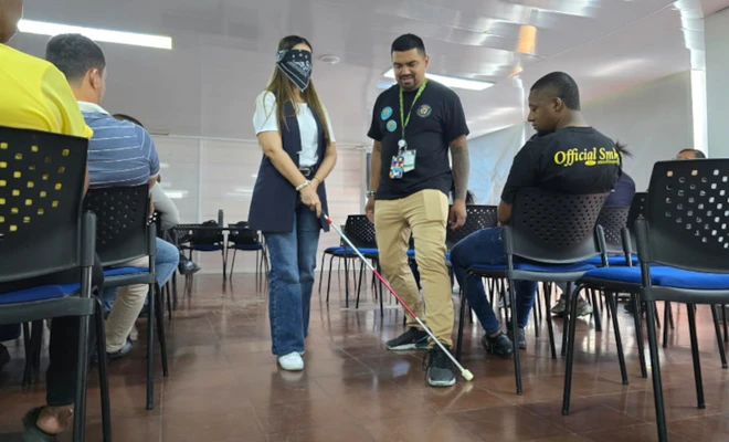 Funcionarios del Centro de Atención Regional a Víctimas CRACV fortalecen sus conocimientos de atención a personas con discapacidad