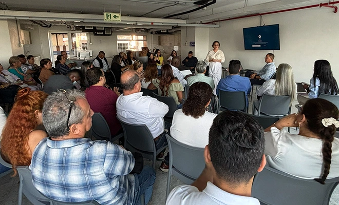 Los 105 establecimientos educativos contratados para la prestación del servicio educativo participaron de la socialización del Estudio de Insuficiencias y Limitaciones  2026
