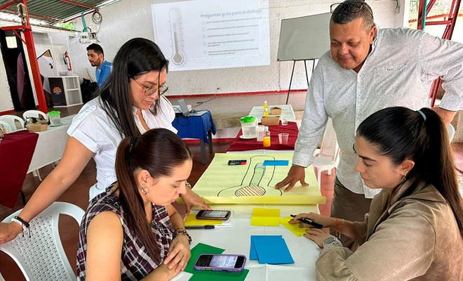 Alcaldía de Cali fortalece la formación en derechos humanos con  trabajadores de Emcali