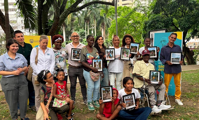 Cali, se sumerge en fotografía, cultura y saberes: La exposición inspirada en la vida de los habitantes de Playa Renaciente