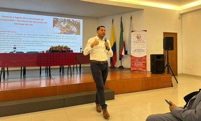 120 docentes fortalecen sus capacidades pedagógicas gracias a formación en educación inclusiva