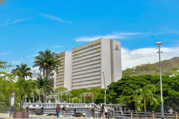 Alcaldía de Cali incluye en sus contratos pagos con anticipos