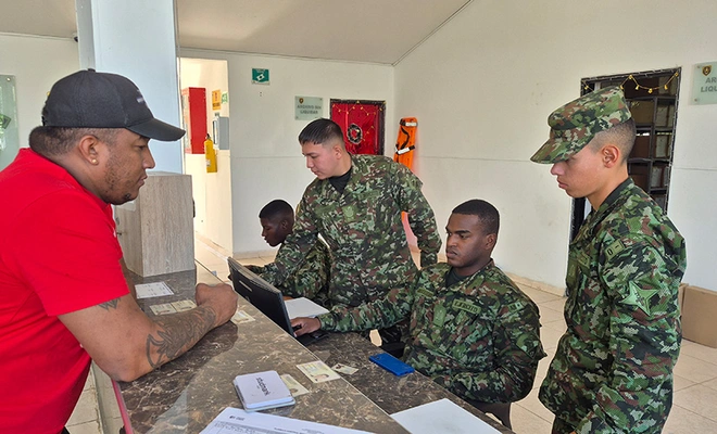 Más de 200 personas víctimas de conflicto armado fueron beneficiadas con la entrega de libretas militares