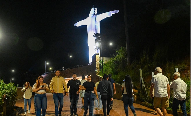 Más visitantes hacen los recorridos del ecoparque de Cristo Rey, gracias al horario extendido