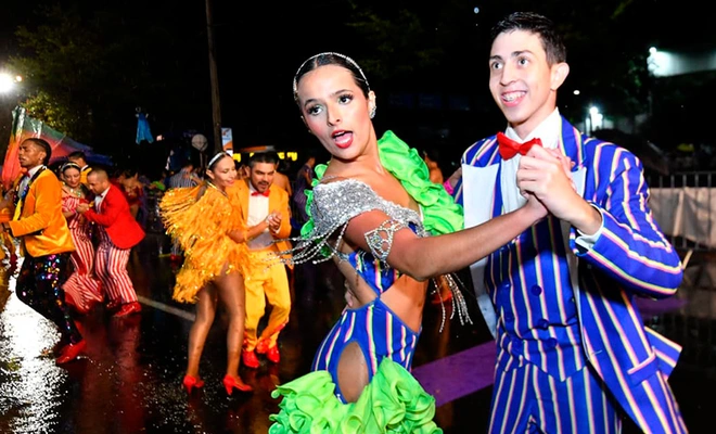 Las carrozas brillaron con el talento caleño en el Salsódromo, un evento de talla mundial