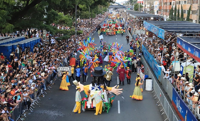 Jovita, ‘El Loco’ Guerra y otros íconos de la historia caleña fueron protagonistas en el Carnaval del Cali Viejo