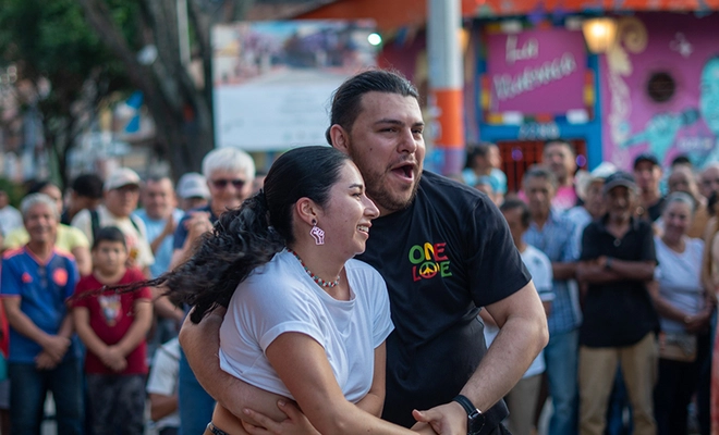 Con gran ambiente y seguridad, caleños y visitantes se gozaron el último día del ‘agua’e lulo’ en el barrio Obrero