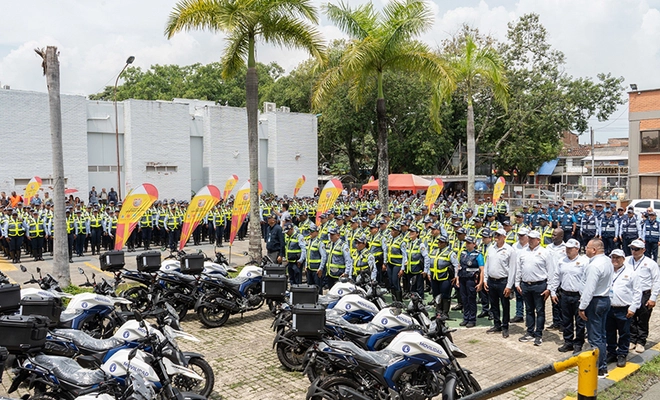 Cali fortalece el control vial con nueva flota de motocicletas para los agentes de tránsito