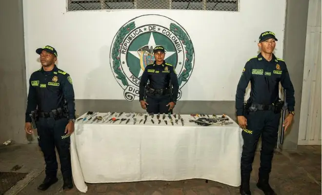 Autoridades incautan más de 200 armas blancas durante intervención en el barrio Sucre