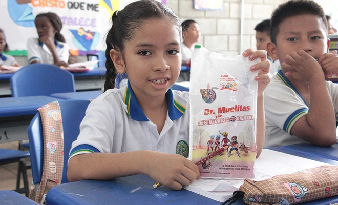 Cali recibe el Camión de Sonrisas de Colgate para fortalecer la salud bucal en instituciones educativas oficiales