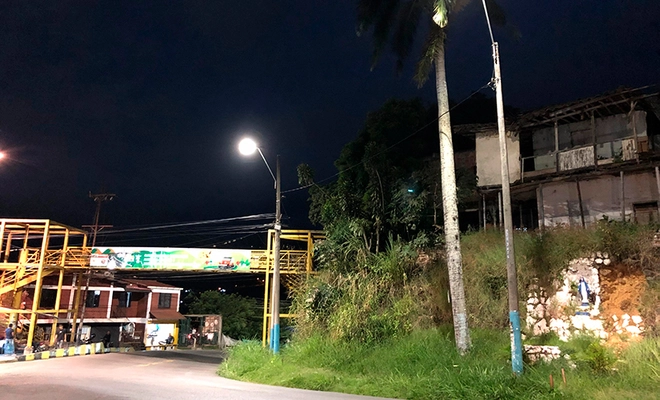 Vía al mar y Terrón Colorado ya brillan con el nuevo alumbrado público led