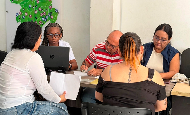 ‘De la mano con las víctimas’ llega a la Comuna 1 con oportunidades, inclusión y acompañamiento social
